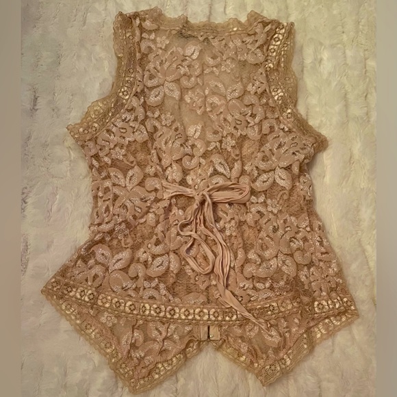 Ann Ferriday Y2K gold lace top. Semi-sheer, feminine, delicate…beautiful! - Picture 8 of 11